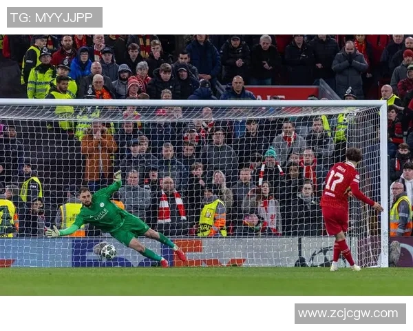 利物浦击败巴黎，成功晋级欧冠四强